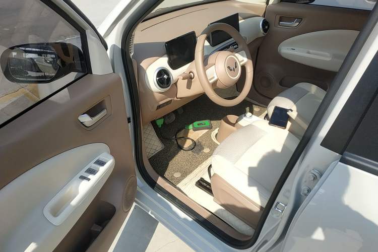 Used Wuling Hongguang MINIEV 2025 Four-Door Version Advanced Edition Driver Seat