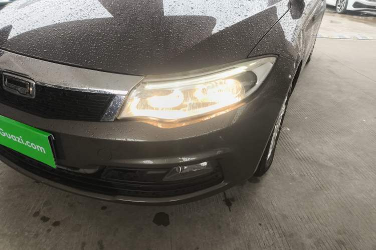 Used Qoros 3 2016 Sedan 1.6L Automatic Zhiyue Model
