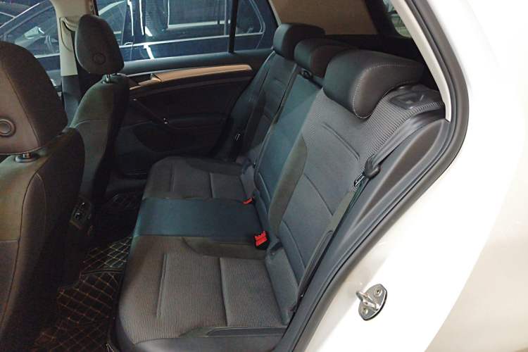 Used Volkswagen Golf 2019 1.6L Automatic Comfort Model China V Standard
