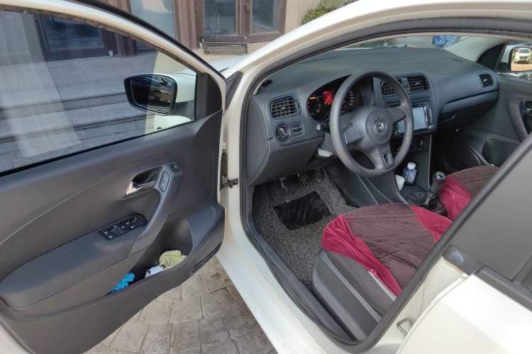 Used Volkswagen Polo 2013 1.4L Manual Fashion Edition Driver Seat