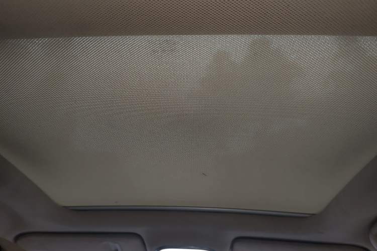 Used BYD Song New Energy 2017 Song DM 1.5TID All-Wheel Drive Prestige Model Headliner