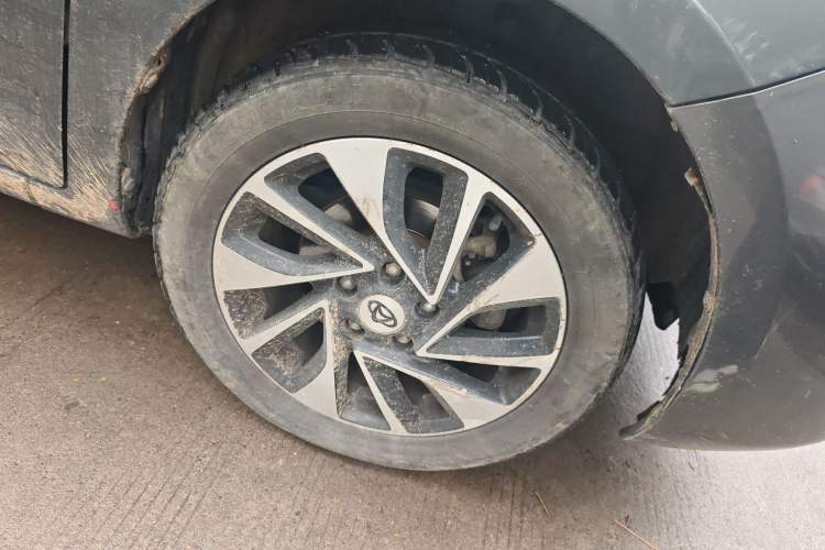 Used CHANGAN KAICHENG Oushang A600 2016 1.5L Manual Luxury 7-Seater Right Front Wheel Hub