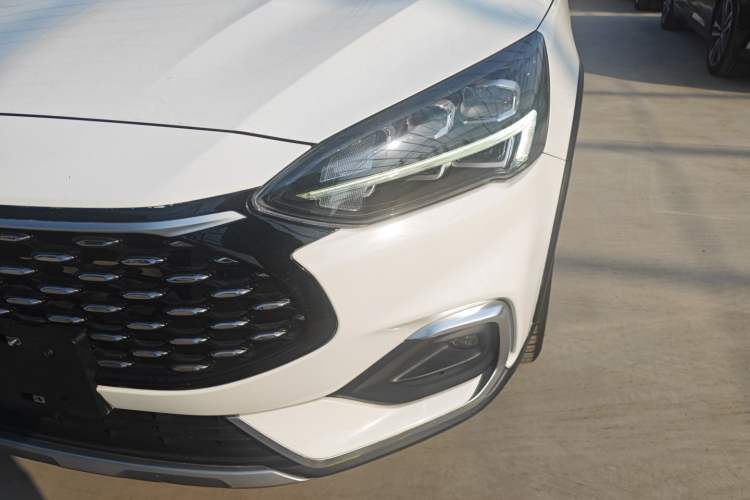 Used Ford Focus Active 2021 EcoBoost 180 Automatic Trendy Model Left Front Headlight