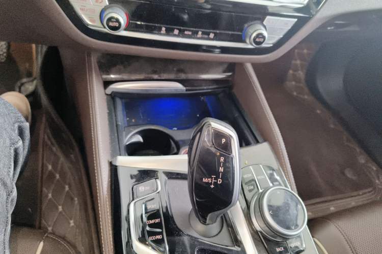 Used BMW 5 Series 2022 Restyled 525Li Luxury Package
