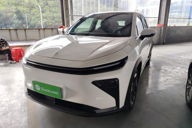 Used Livan 7 2024 450km Executive Version