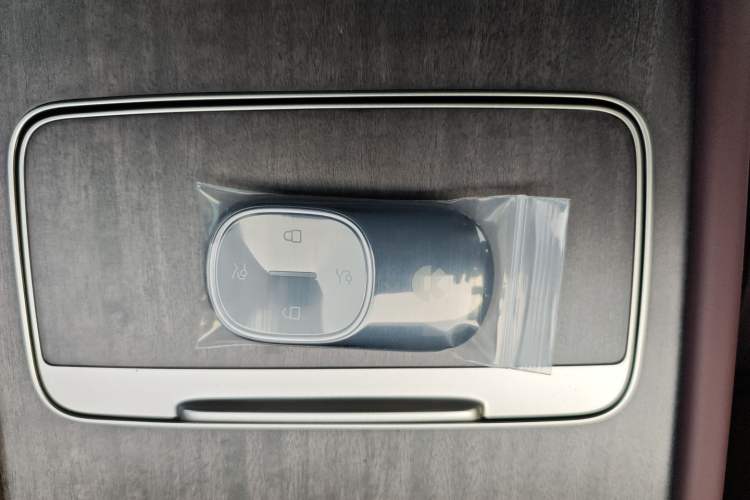 Used Nio ES8 2026 Model 6-seat Executive Signature Edition Vehicle Key