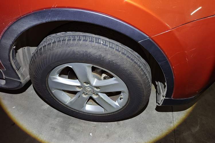 Used Toyota RAV4 2013 2.0L CVT Four-Wheel Drive New Edition
