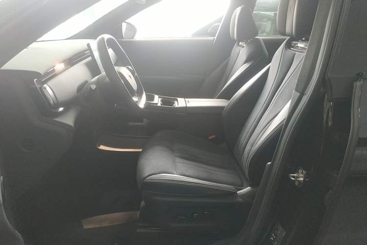 Used VOYAH COURAGE 2024 Four-Wheel Drive Global Edition Left Front Seat