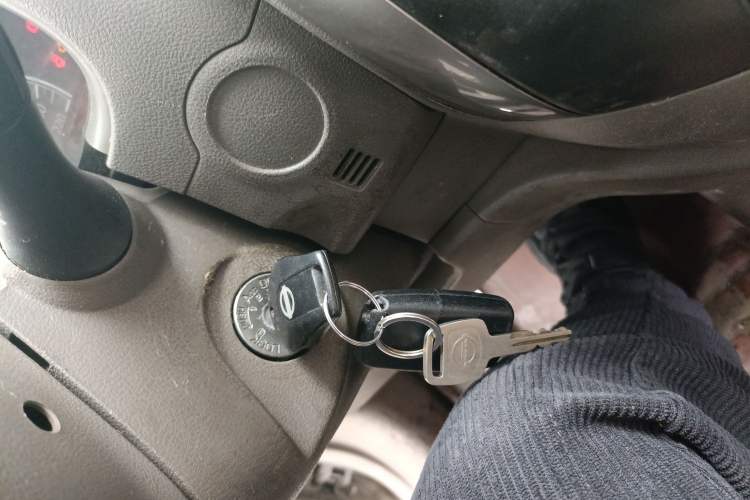 Used Nissan Sunny 2011 1.5XE Manual Comfort Edition Vehicle Key