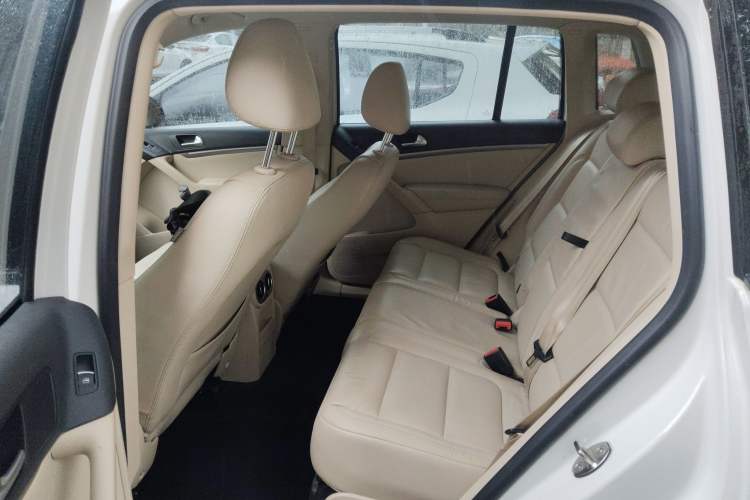 Used Volkswagen Tiguan 2015 1.8TSI Automatic Two-Wheel Drive Comfort Edition Left Rear Seat