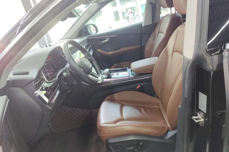 Used Audi Q8 2019 55 TFSI Luxury Dynamic Model
