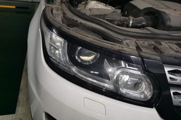 Used Land Rover Range Sport 2015 3.0 SC V6 HSE Right Front Headlight