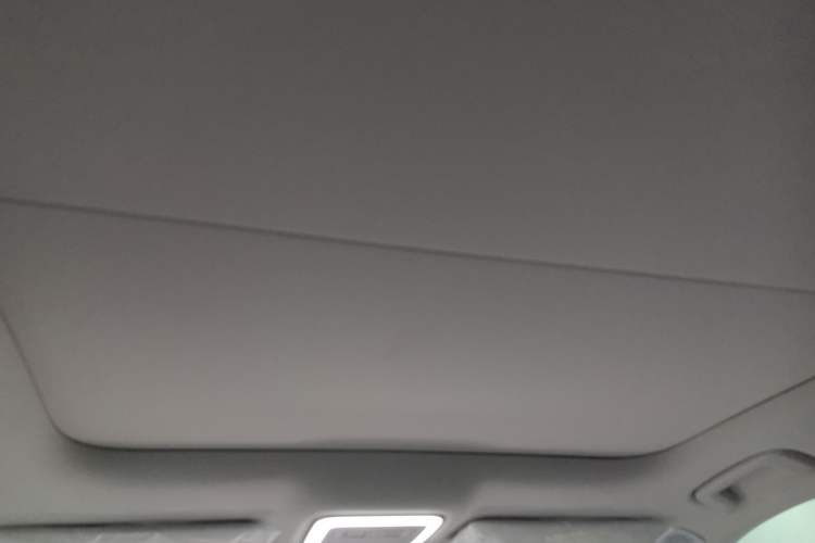 Used Zeekr 7X 2025 100 kWh Long-Range Rear-Wheel Drive with Intelligent Driving Features
