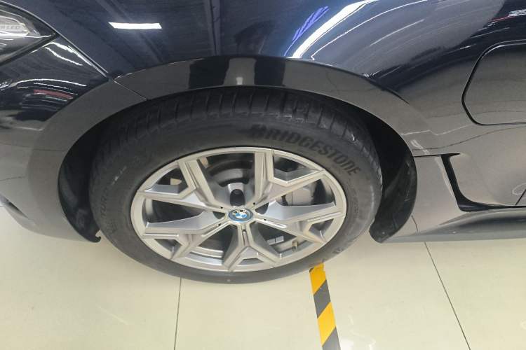 Used BMW i3 2024 eDrive 35 L
