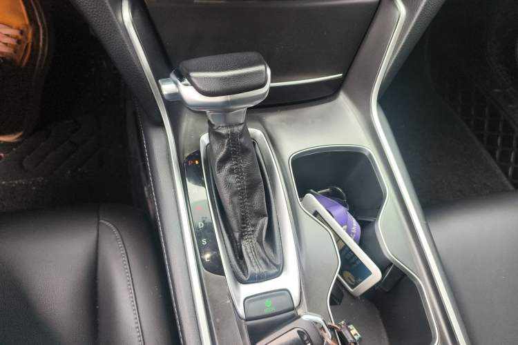 Used Honda Accord 2018 230TURBO Comfort Edition China VI Emission Standard Gear Lever