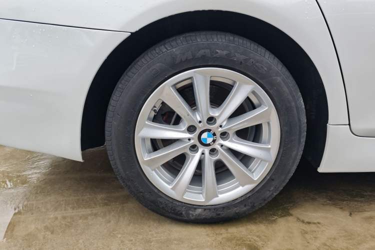 Used BMW 5 Series 2014 520Li Elegant Model
