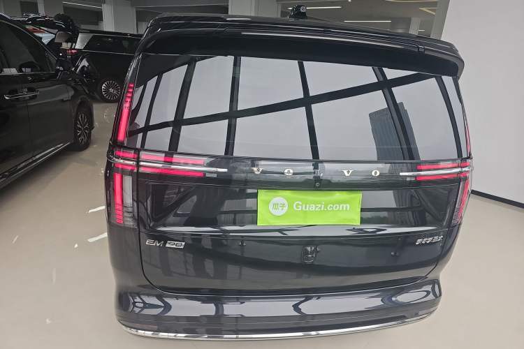 Used Volvo EM90 2025 Ultra Six-Seater Rear