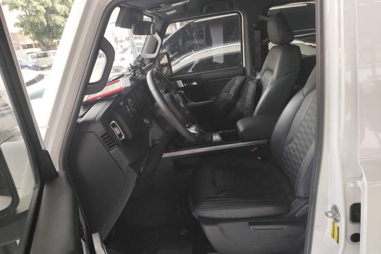 Used 212 T01 2024 2.0T Mechanic
