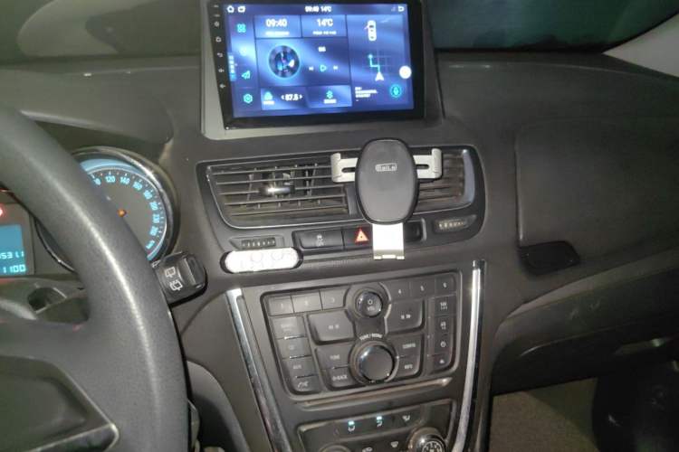 Used Buick Encore 2015 1.4T Automatic Two-Wheel Drive Urban Elite Version Audio And AC Panel