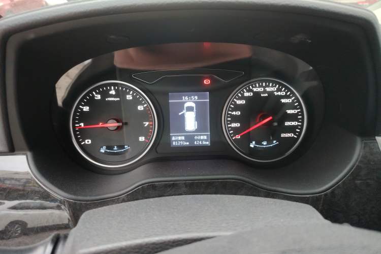 Used JAC Refine M4 2016 2.0L Manual Luxury Version
