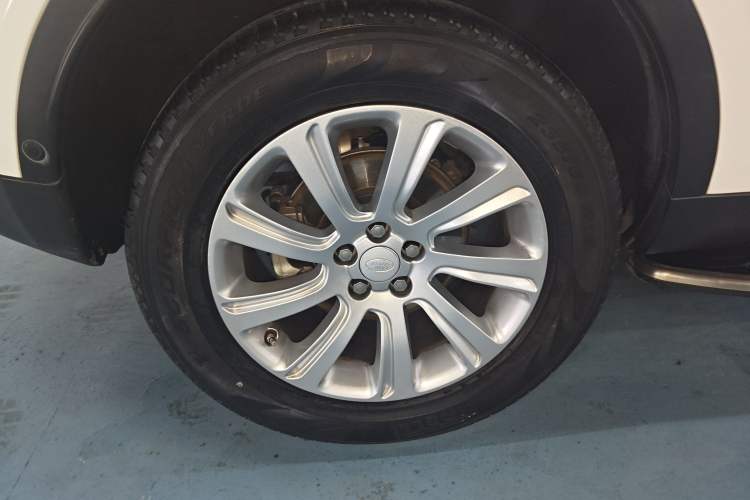 Used Land Rover Discovery Sport 2019 240 PS SE Version China VI Standard
