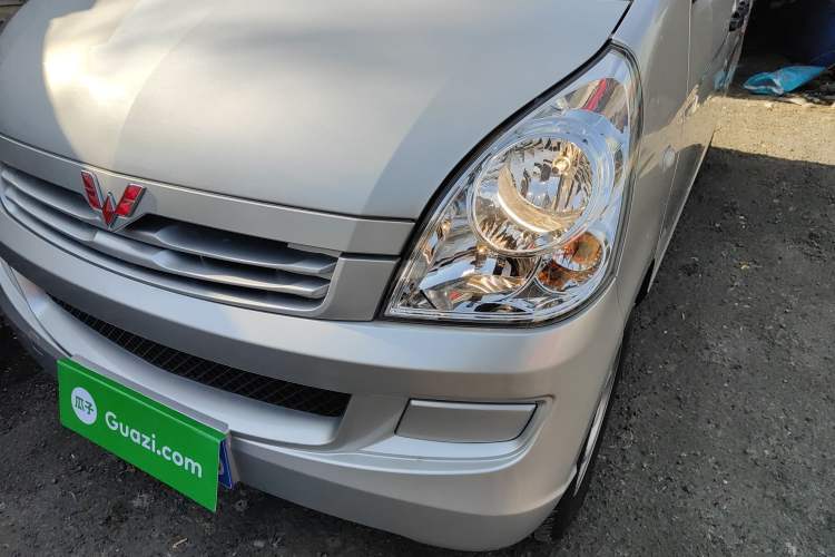 Used Wuling Rongguang S 2023 1.5L Basic Enclosed-Window Vehicle 2 Seats