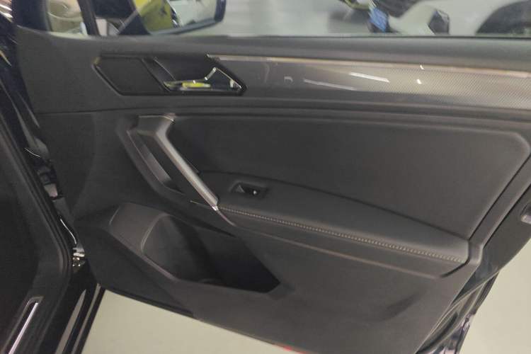 Used Volkswagen Tiguan L 2021 330TSI Automatic Two-Wheel Drive R-Line Flagship Edition