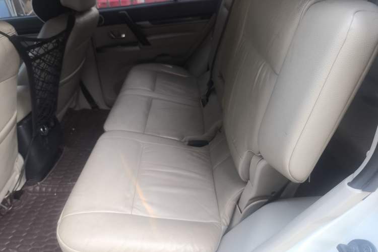 Used Mitsubishi Pajero 