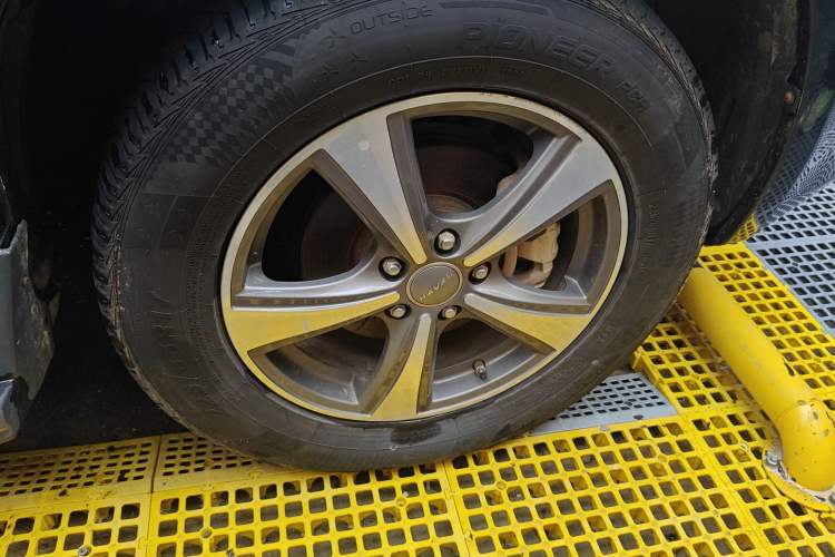 Used Haval H6 2015 Upgraded Model 1.5T Manual Two-Wheel Drive Elite Version
