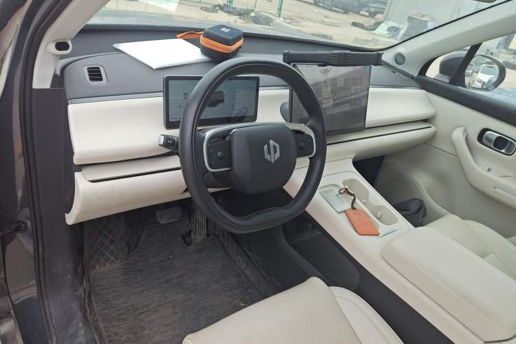 Used Leapmotor C16 2024 Range-Extended 200 Luxury Edition Center Console