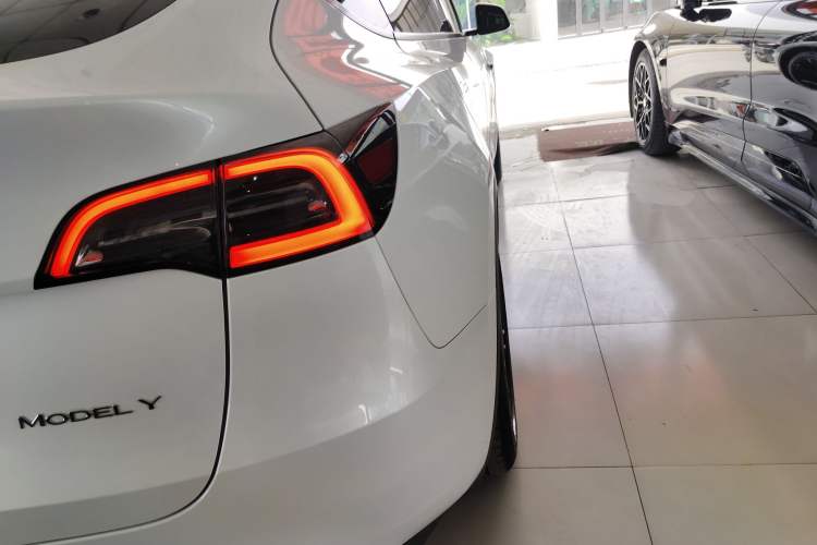 Used Tesla Model Y 2024 Rear-Wheel-Drive Version Exterior 3