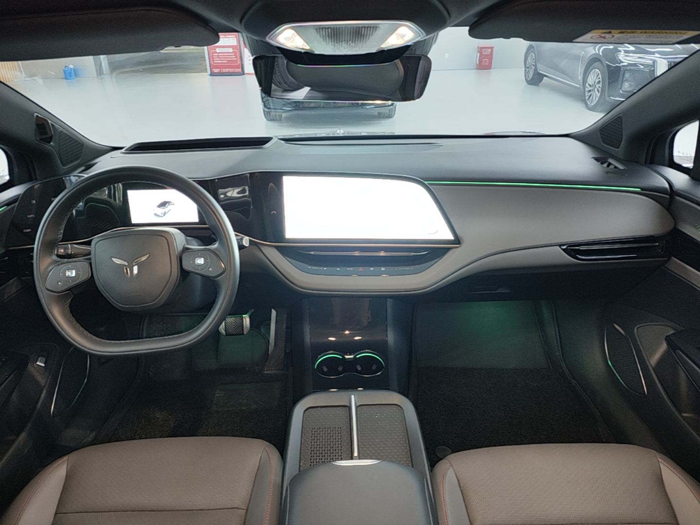 Hongqi EH7 2025 640 All-Wheel Drive Smart Selection Edition — снимка 12