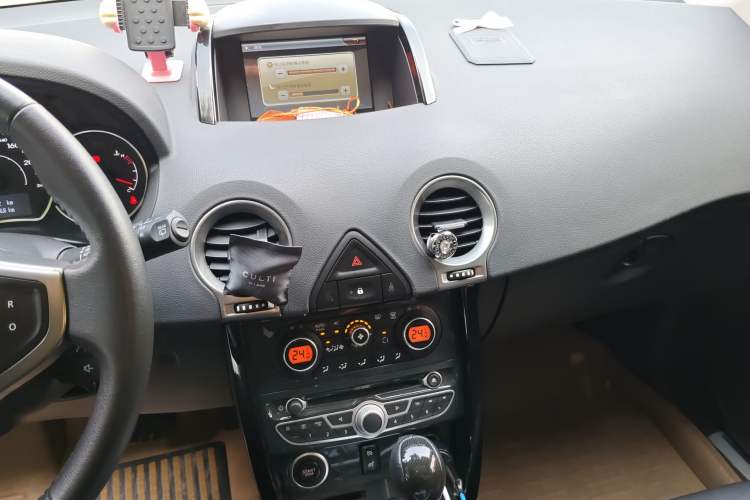 Used Renault Koleos 2012 2.5L Two-Wheel Drive Comfort Edition with Navigation
