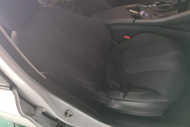 Used Roewe i5 2021 1.5L CVT Platinum Edition Right Front Seat