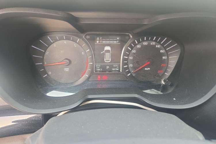 Used GAC Trumpchi GS4 2015 200T G-DCT Elite Edition Odometer Close Up