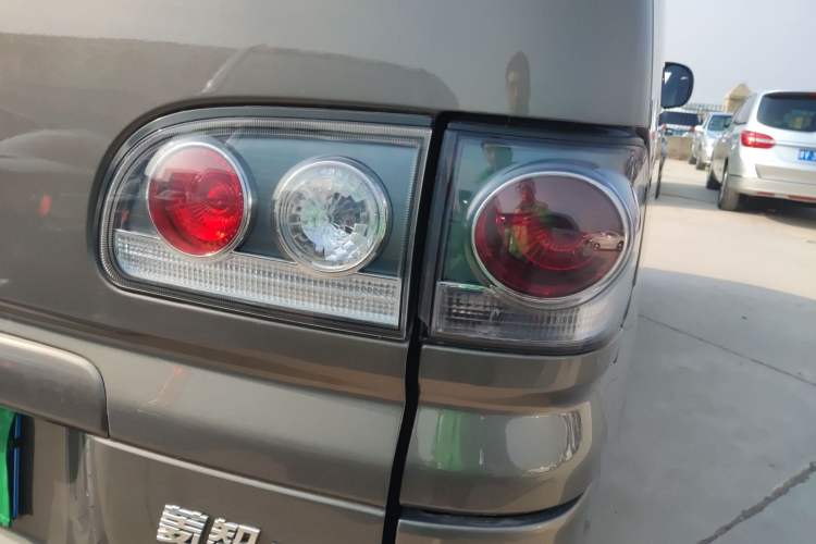 Used FORTHING Lingzhi 2016 V3 1.5L 7-Seater Standard Model China V Emission Standard