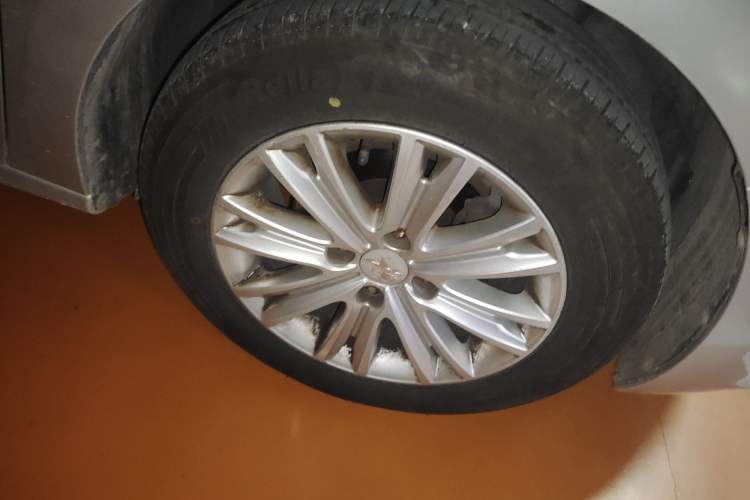 Used Peugeot 301 2014 1.6L Manual Luxury Edition
