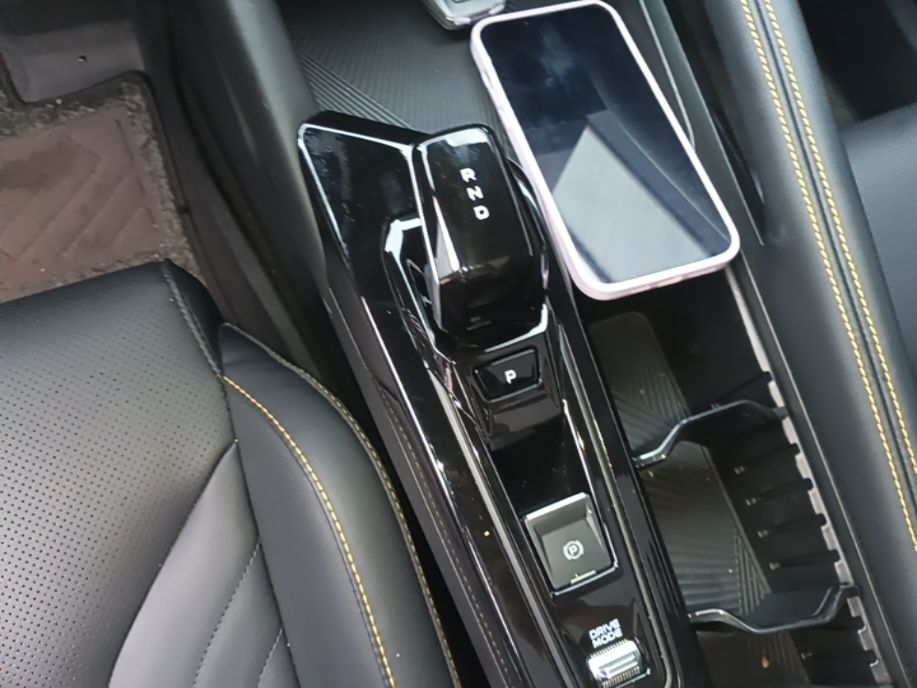 Geely Auto Coolray 2025 Bin Yue L 1.5T DCT Starlight Edition — снимка 18