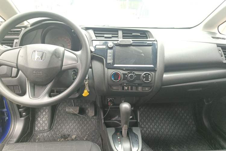 Used Honda Fit 2018 1.5L CVT Comfort Sunroof Version Audio And AC Panel