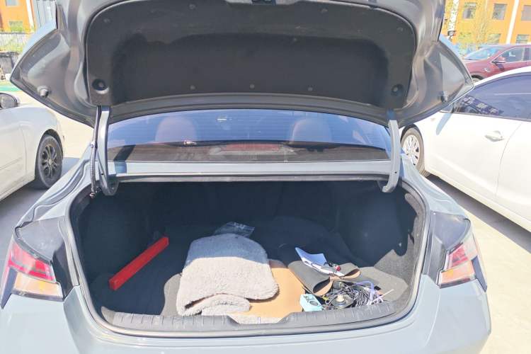 Used Hyundai Elantra 2022 1.5L CVT LUX Prestige Edition Trunk