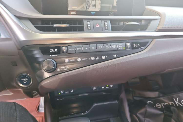 Used Lexus ES 2020 300h Premium Edition