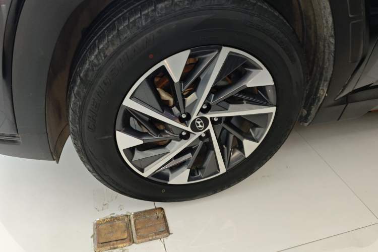 Used Hyundai Tucson 2021 Tucson L 1.5T DCT GLX Elite Edition Left Front Wheel Hub