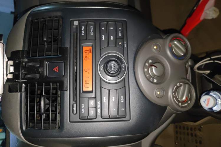 Used Nissan Sunny 2011 1.5XE CVT Comfort Edition Audio And AC Panel