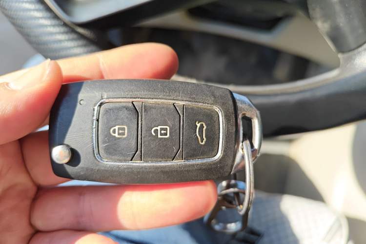 Used FORTHING Lingzhi 2020 M5L 1.6L Base Model 7 Seats Vehicle Key