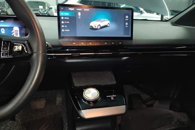 Used MG 4 EV 2023 415 km Range Sea-Faring Champion Edition Audio And AC Panel