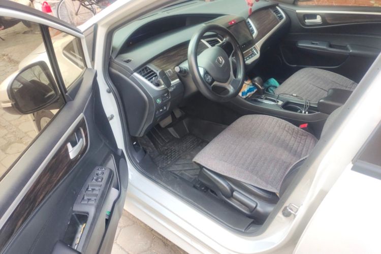 Used Honda Jade 2017 1.8L automatic Comfort version 5 seats
