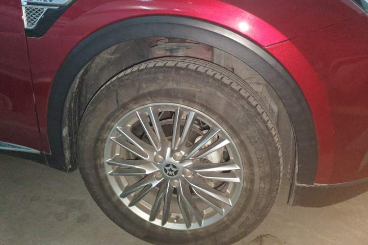 Used Venucia Star 2021 260T Automatic 48V Mild Hybrid Turbocharged Star Achieve Edition Right Front Wheel Hub