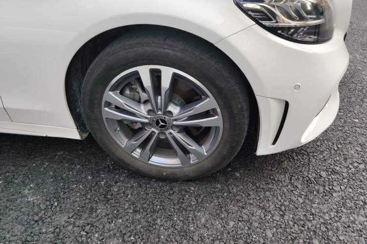 Used Mercedes-Benz C-Class 2021 C 200 L Fashion Edition Sport Version Right Front Wheel Hub