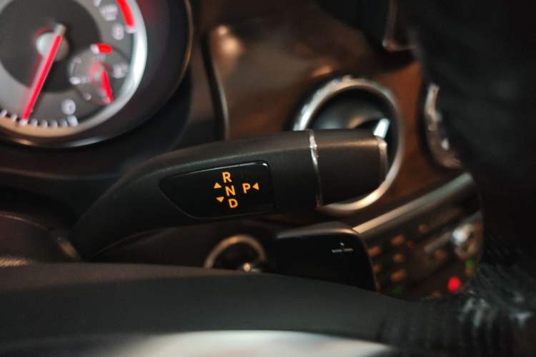 Used Mercedes-Benz GLA 2015 GLA 260 4MATIC Gear Lever