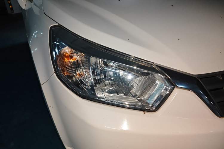 Used Venucia R50 2013 1.6L Manual Fashion Edition